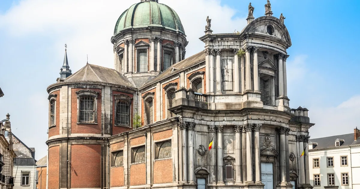 Namur: Express Walk with a Local in 60 minutes
